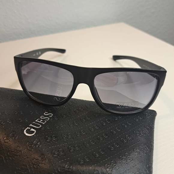 NEW Guess Sunglasses Men's Rectangular Matte Black - Picture 5 of 8